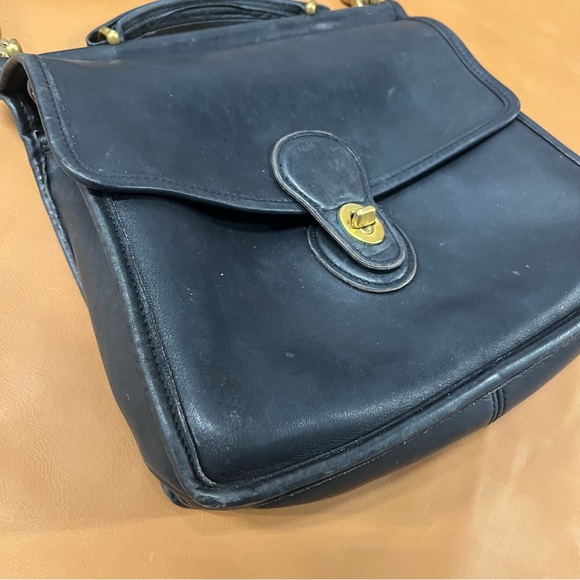 Vintage Coach Willis 9927 Black Leather Crossbody Bag - Picture 2 of 9